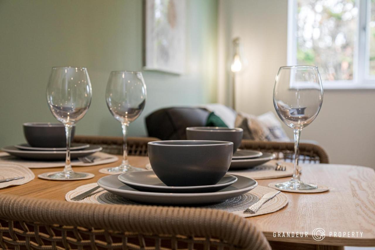 Bournecoast - Stylish Flat With Balcony - Sea Glimpses - 10 Min Walk To - Parking - Wifi - Fm8406 Appartement *