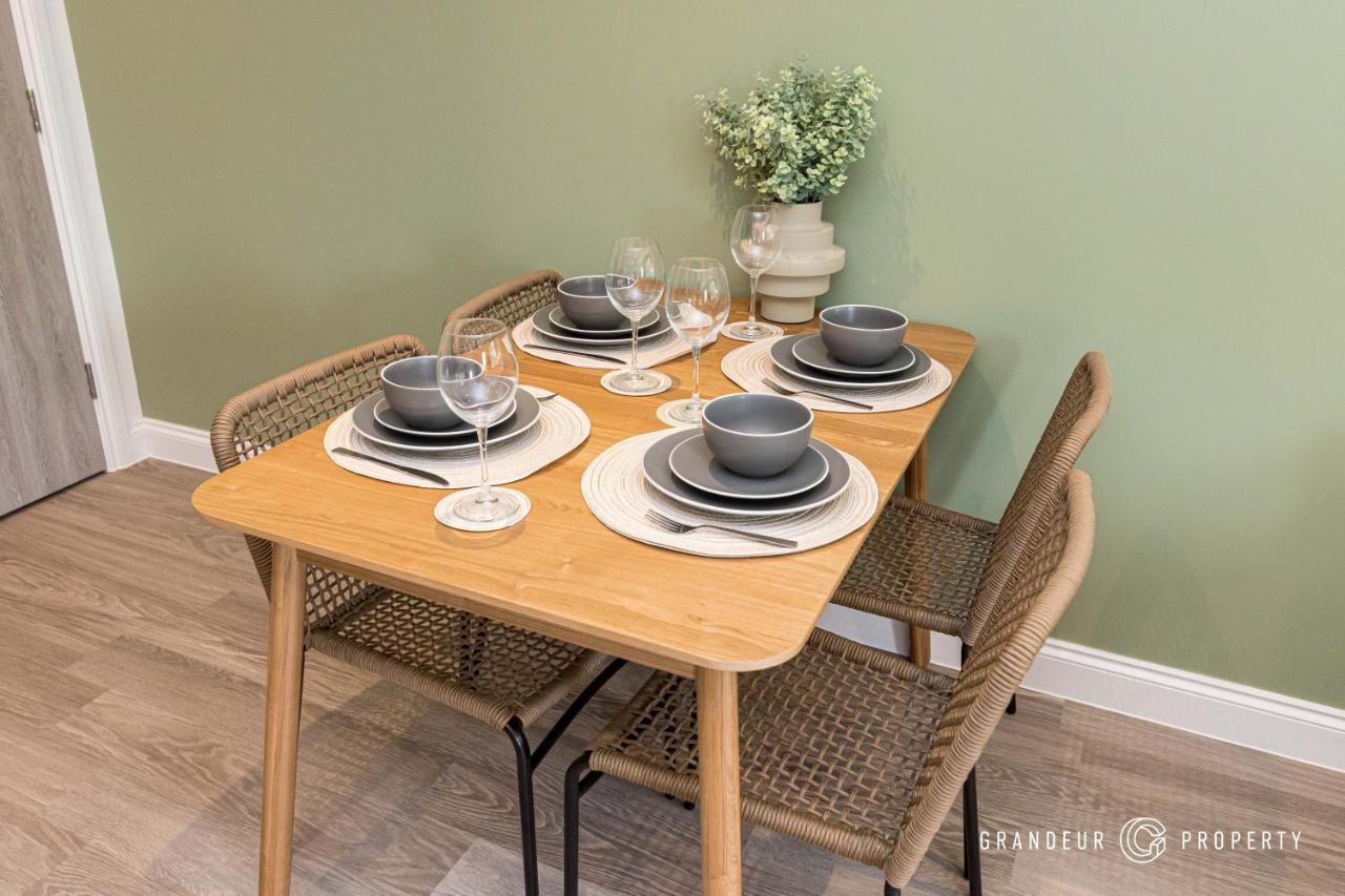 Appartement Bournecoast - Stylish Flat With Balcony - Sea Glimpses - 10 Min Walk To - Parking - Wifi - Fm8406 Bournemouth