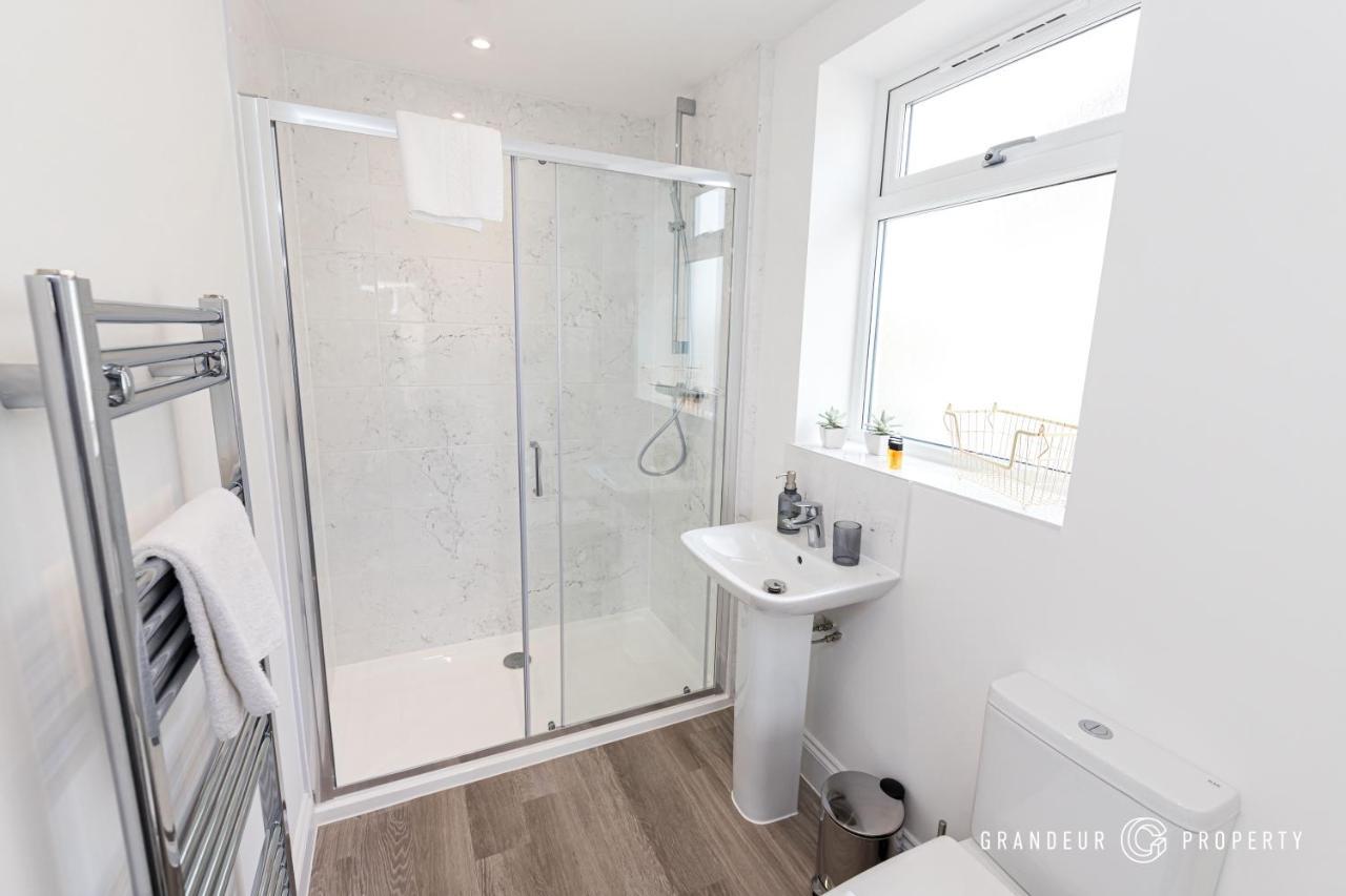 Bournecoast - Stylish Flat With Balcony - Sea Glimpses - 10 Min Walk To - Parking - Wifi - Fm8406 Appartement *